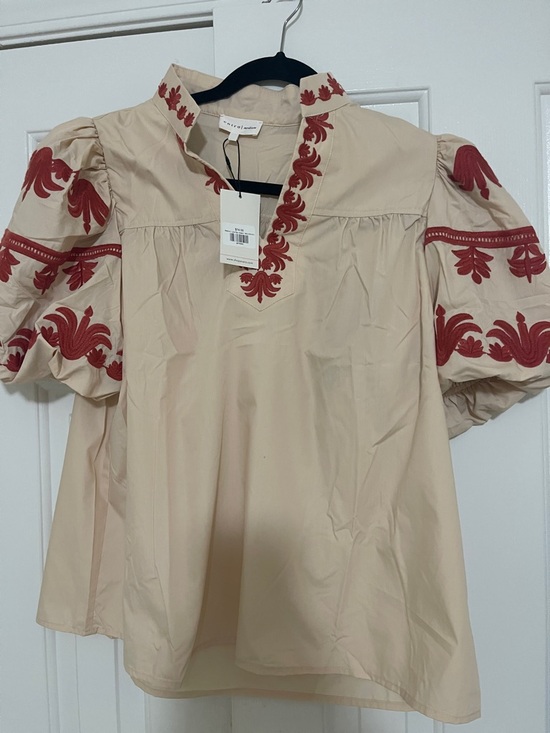 entro Tops - Entro- Puff-Sleeve Top in Cream with Red Accents - size medium